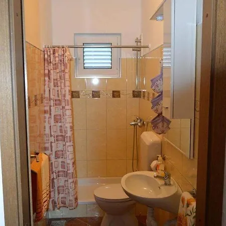 With A Parking Space Kukljica, Ugljan - 8277 Apartman *