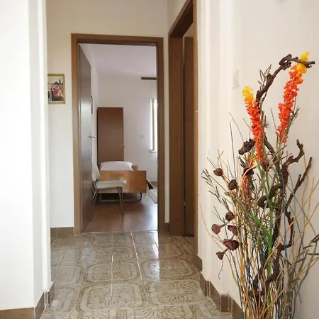 With Parking Space Kukljica, Ugljan - 8277 Apartament Kukljica