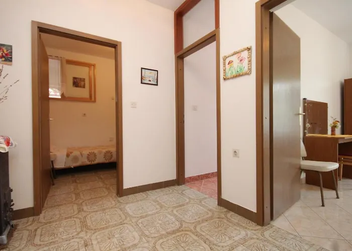 With Parking Space Kukljica, Ugljan - 8277 Appartement Kukljica