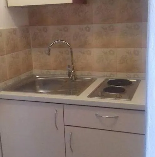 With Parking Space Kukljica, Ugljan - 8277 Апартаменты Куклица
